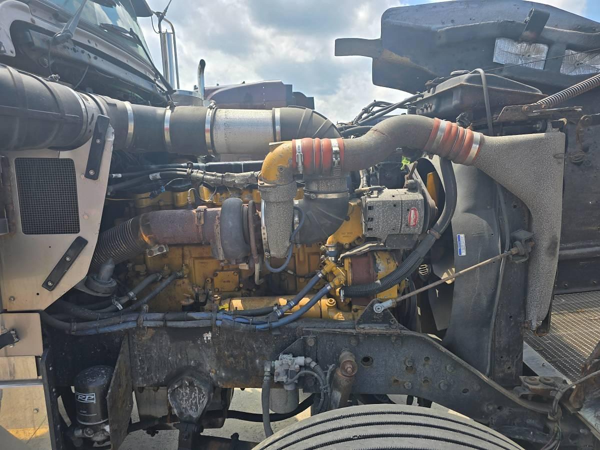 Used 2000 Kenworth W900 with 2015 53ft Utility Reefer Trailer