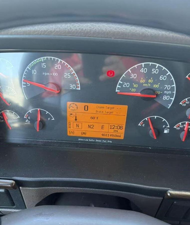 Used 2018 Volvo VNL64T670 Sleeper Semi Truck