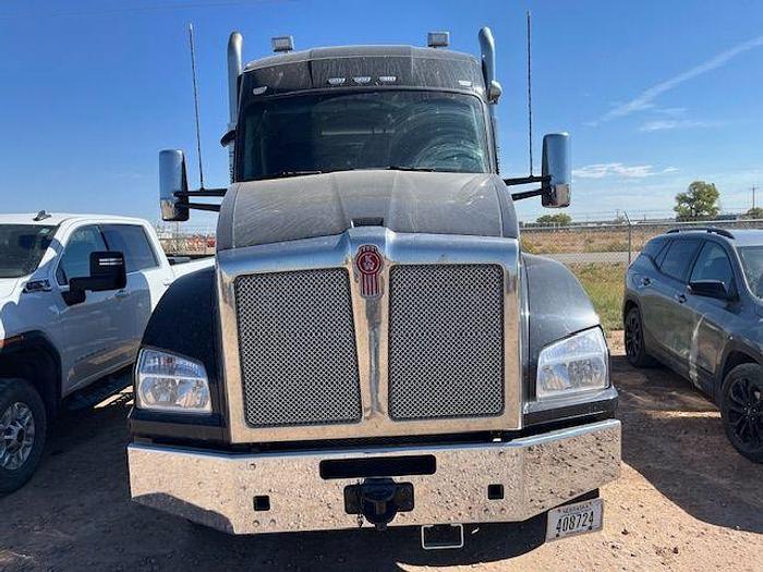 Used 2022 KENWORTH T880