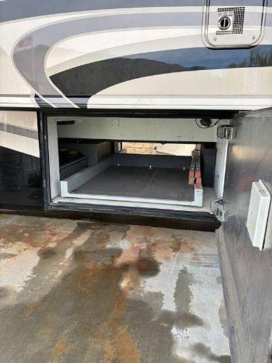 Used 2008 Fleetwood Revolution LE 40E