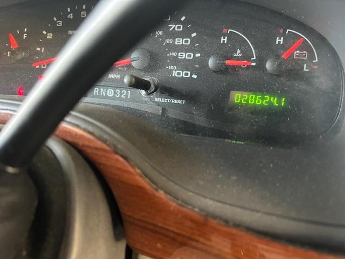 Used 2005 Four Winds Chateau