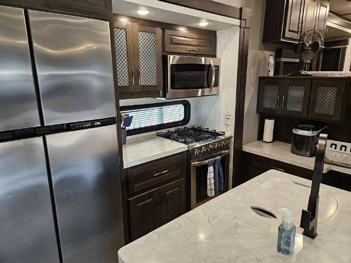 Used 2021 Grand Design Momentum 376TH