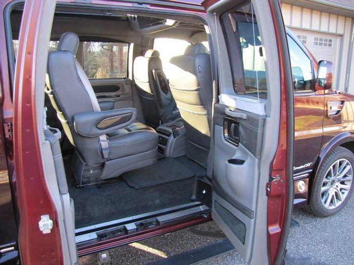 Used 2019 Chevrolet Express 2500 Cargo Van 3D