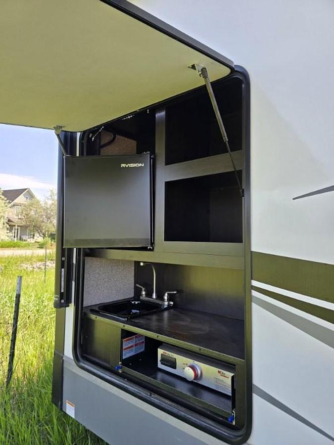 Used 2022 Highland Ridge Roamer 354MBH Fifth Wheel