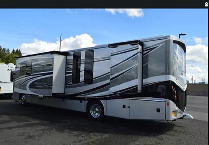 Used 2015 Fleetwood Excursion 35B