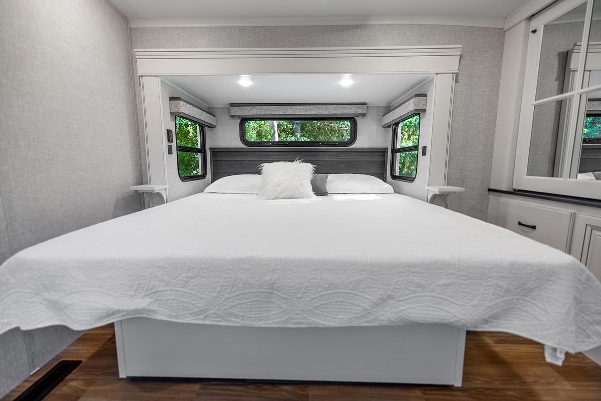 Used 2024 Jayco North Point 390CKDS Fifth Wheel