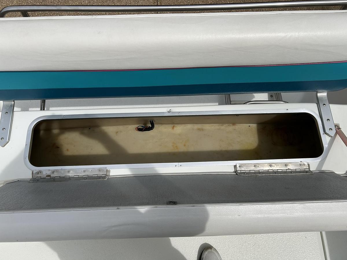 Used 1993 Rinker Fiesta Vee 260 Cruiser