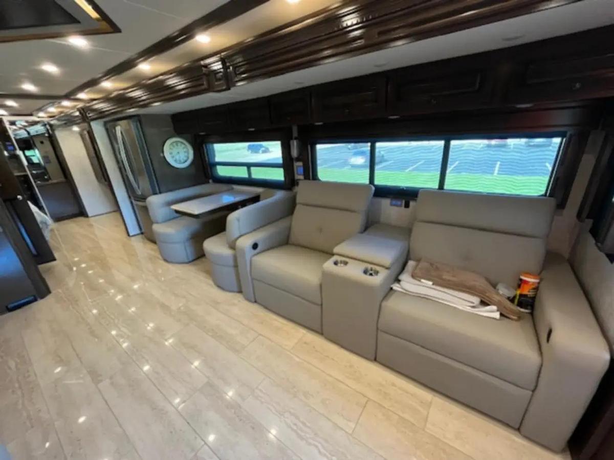 Used 2022 Newmar Dutch Star 4081
