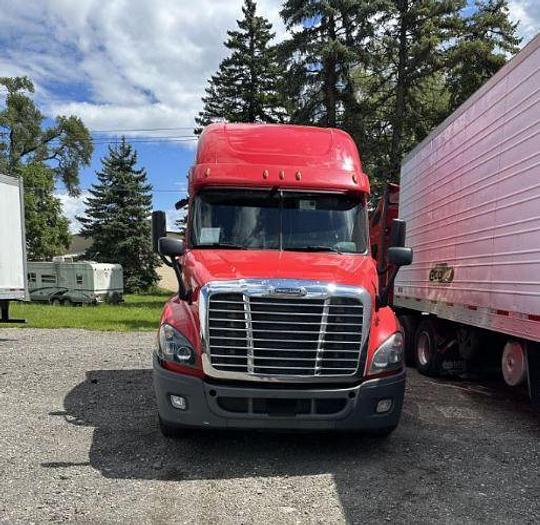 Used 2018 Freightliner Cascadia 125