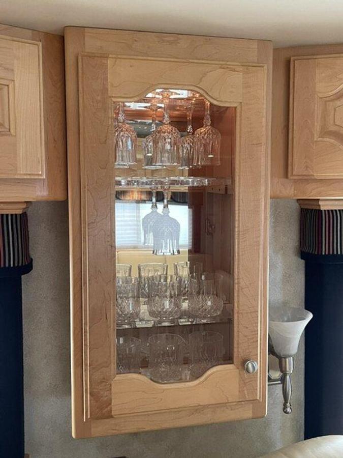 Used 2006 Country Coach Intrigue 530 Ovation