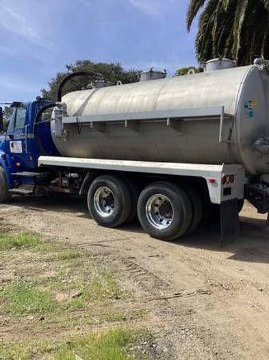 Used 2014 CASE IH 80 Barrel Vacuum Truck