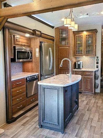 Used 2017 Keystone Montana Legacy 3661RL