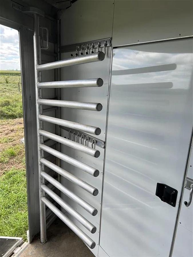 Used 2010 Sundowner Sunlite 720 6 Horse