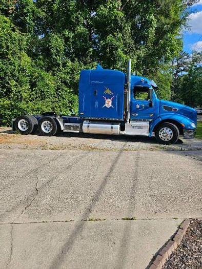 Used 2017 Peterbilt 579 Sleeper