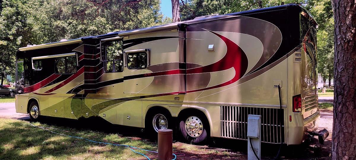 Used 2009 Country Coach Allure 470