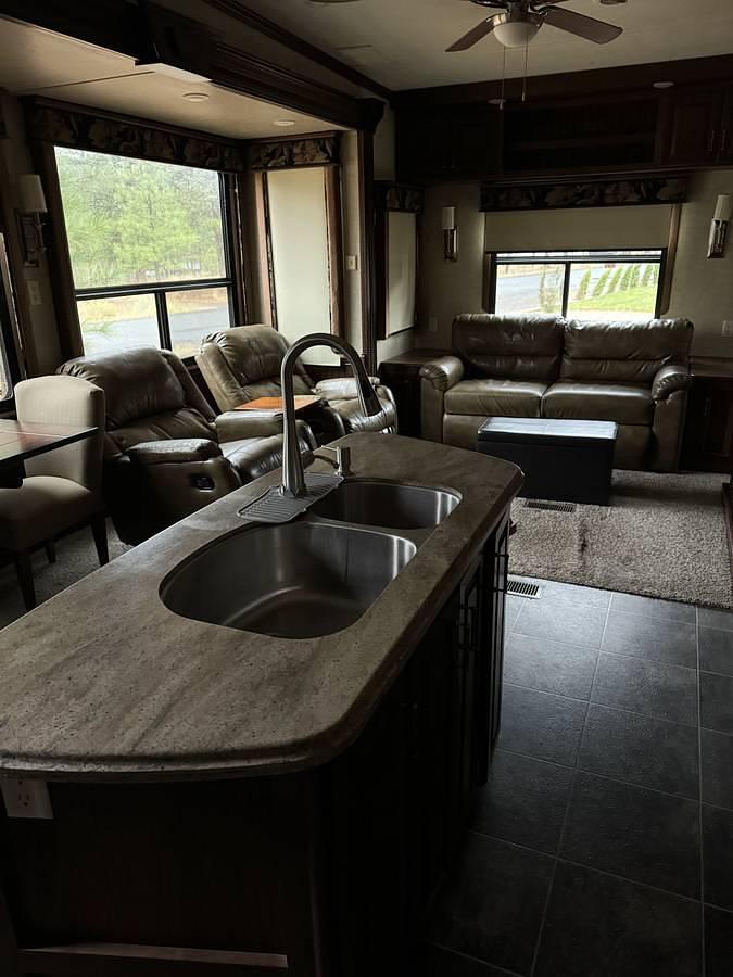 Used 2014 Keystone Alpine 3590RS Fifth Wheel