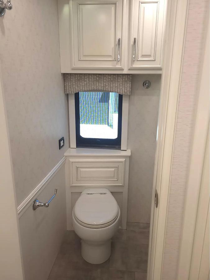 Used 2023 Entegra Coach Anthem Series M-44Z