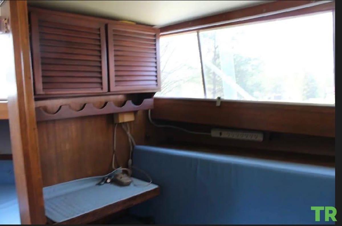 Used 1967 Chris-Craft Commander Classic Cruiser Boat