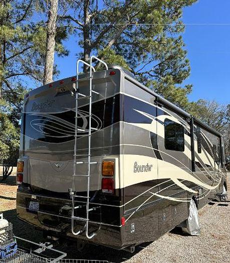 Used 2015 36' Fleetwood Bounder 35K