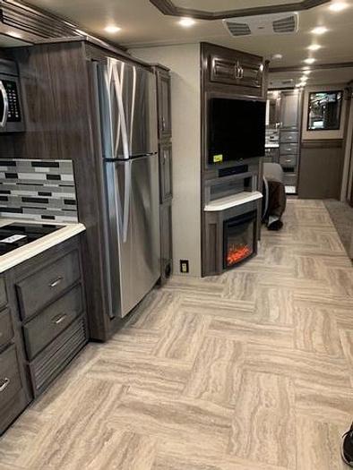 Used 2019 Holiday Rambler Navigator 38K