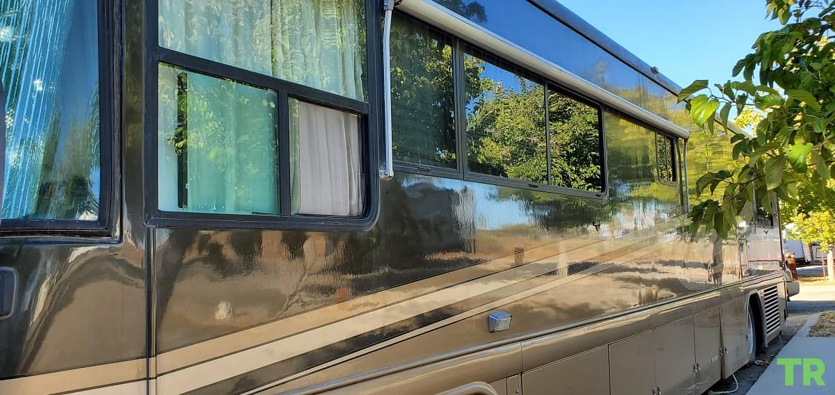 Used 1996 Country Coach Motorhome