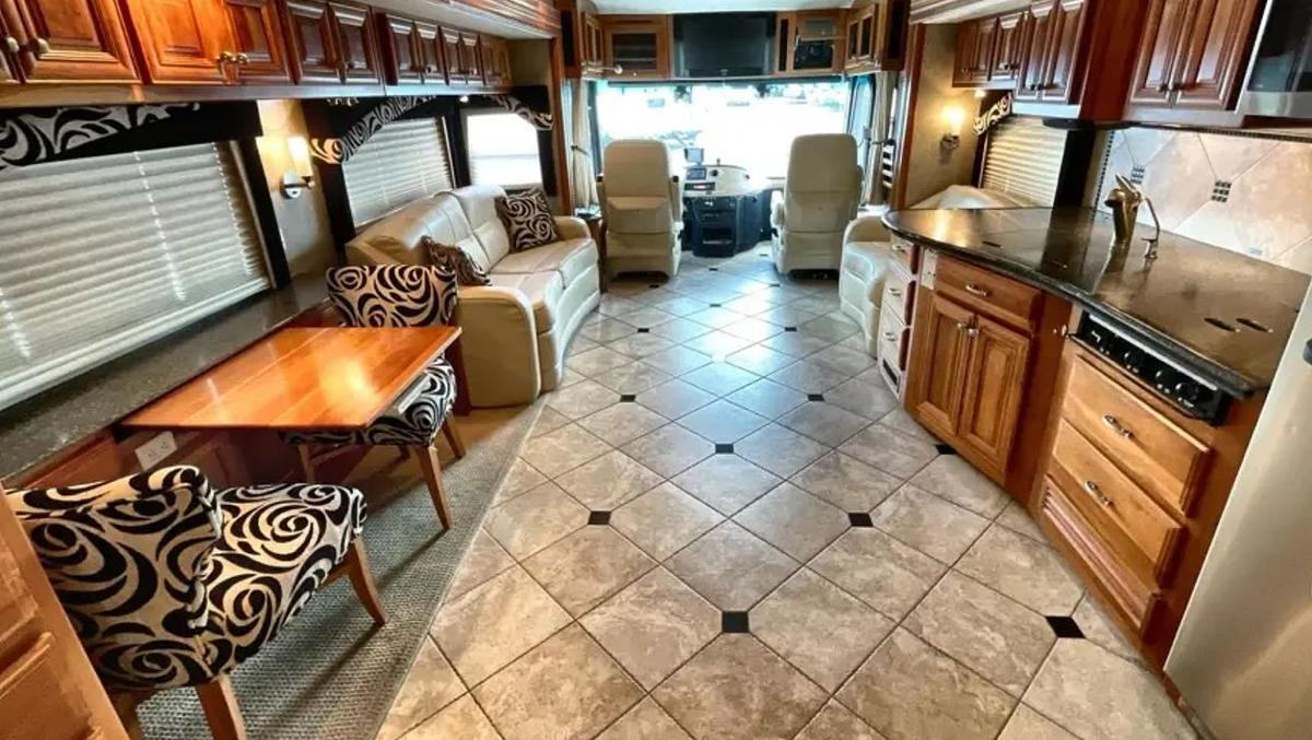 Used 2008 Fleetwood Revolution LE 40R Class A Diesel Motorhome