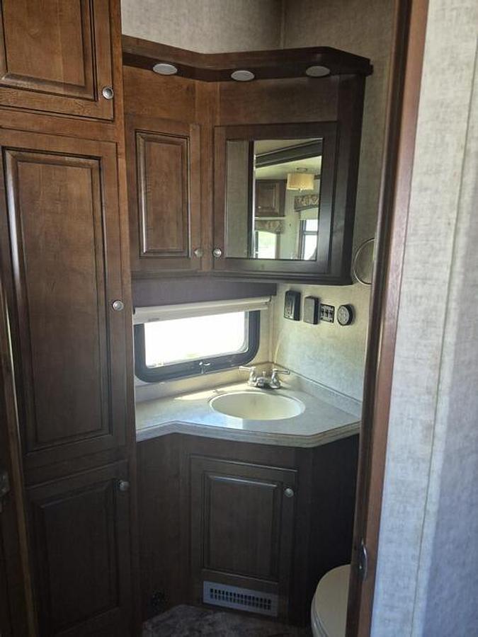 Used 2015 Heartland Landmark 365 Newport