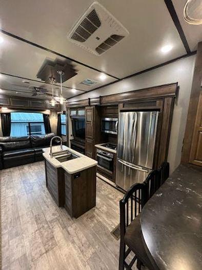 Used 2019 Crossroads Cameo 3921RB