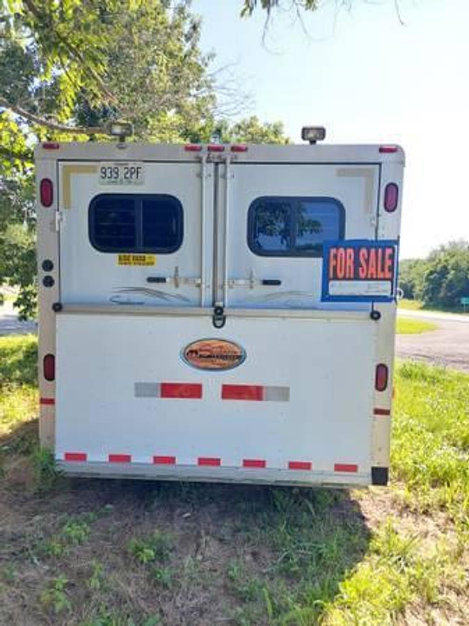 Used 2001 Sundowner 8012 3 Horse Trailer