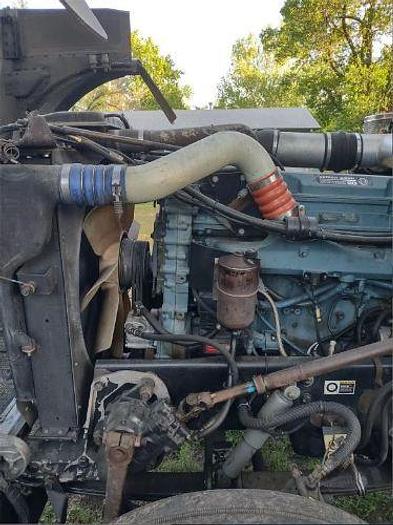 Used 2001 Peterbilt 379