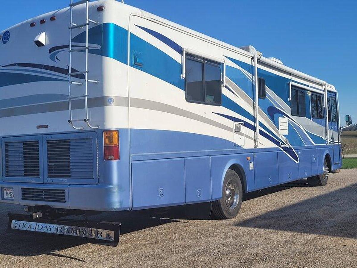 Used 2002 Holiday Rambler Endeavor