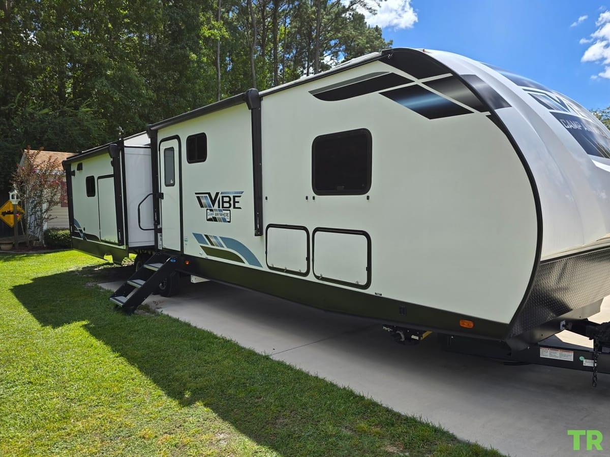 Used 2023 Forest River Vibe 34XL Travel Trailer – Used Only 3 Times – Excellent Condition – Many Extras