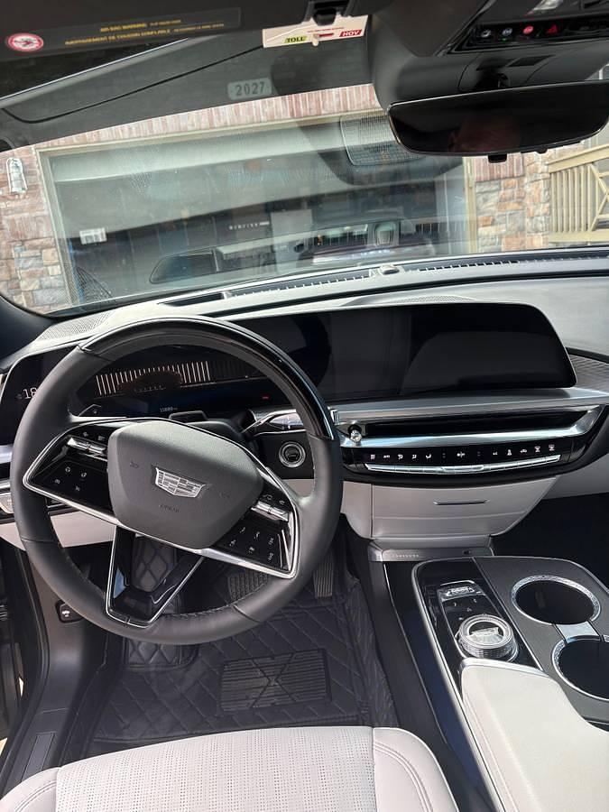 Used 2024 Cadillac LYRIQ Luxury 3