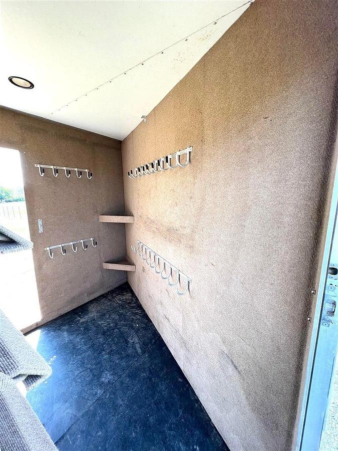 Used 2007 Bloomer 6 Horse Trailer