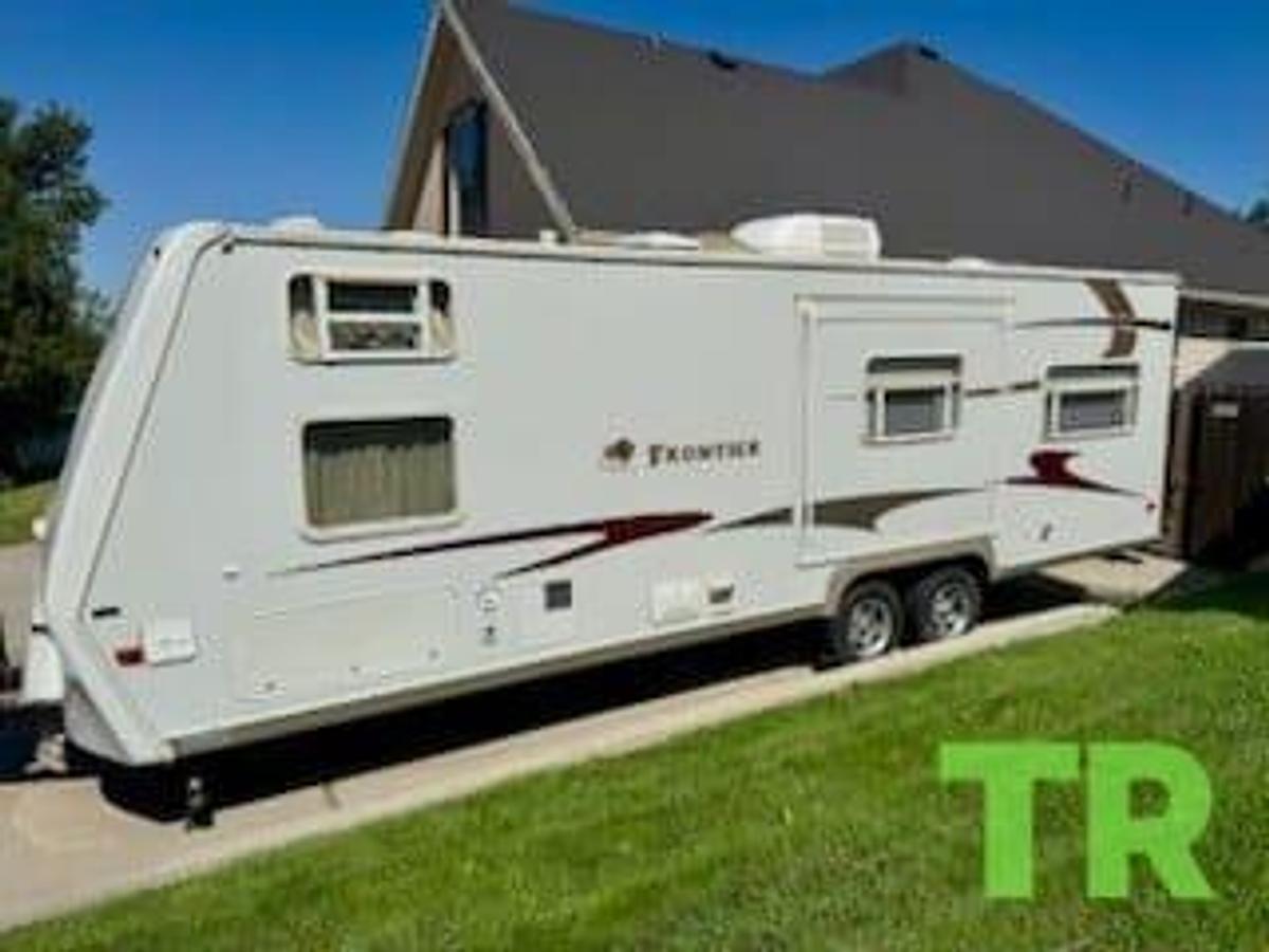 Used 2005 E-Z Frontier Travel Trailer