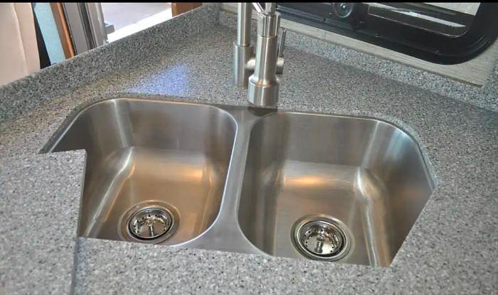 Used 2017 Newmar Bay Star 3401