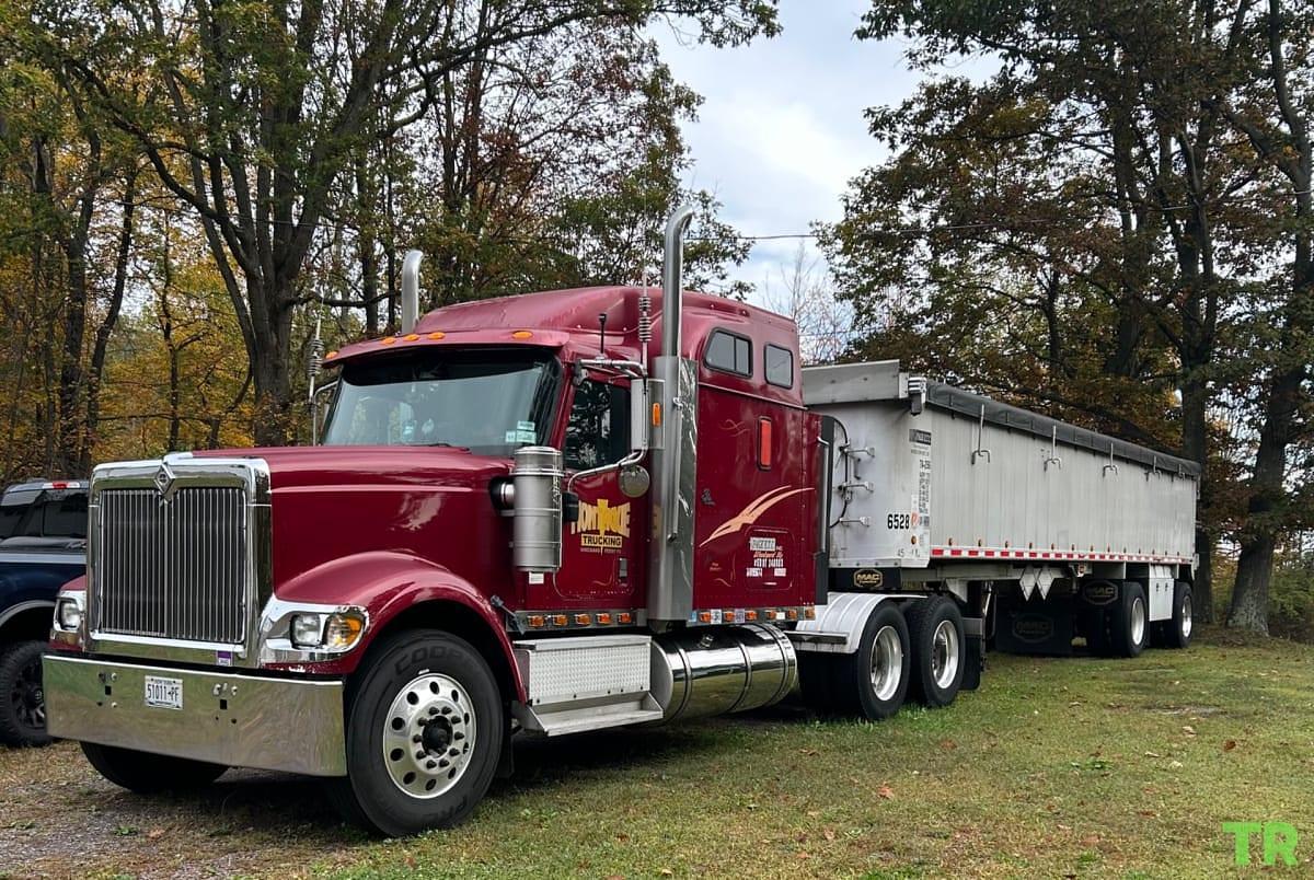 Used 2000 International 9900I Commercial Truck