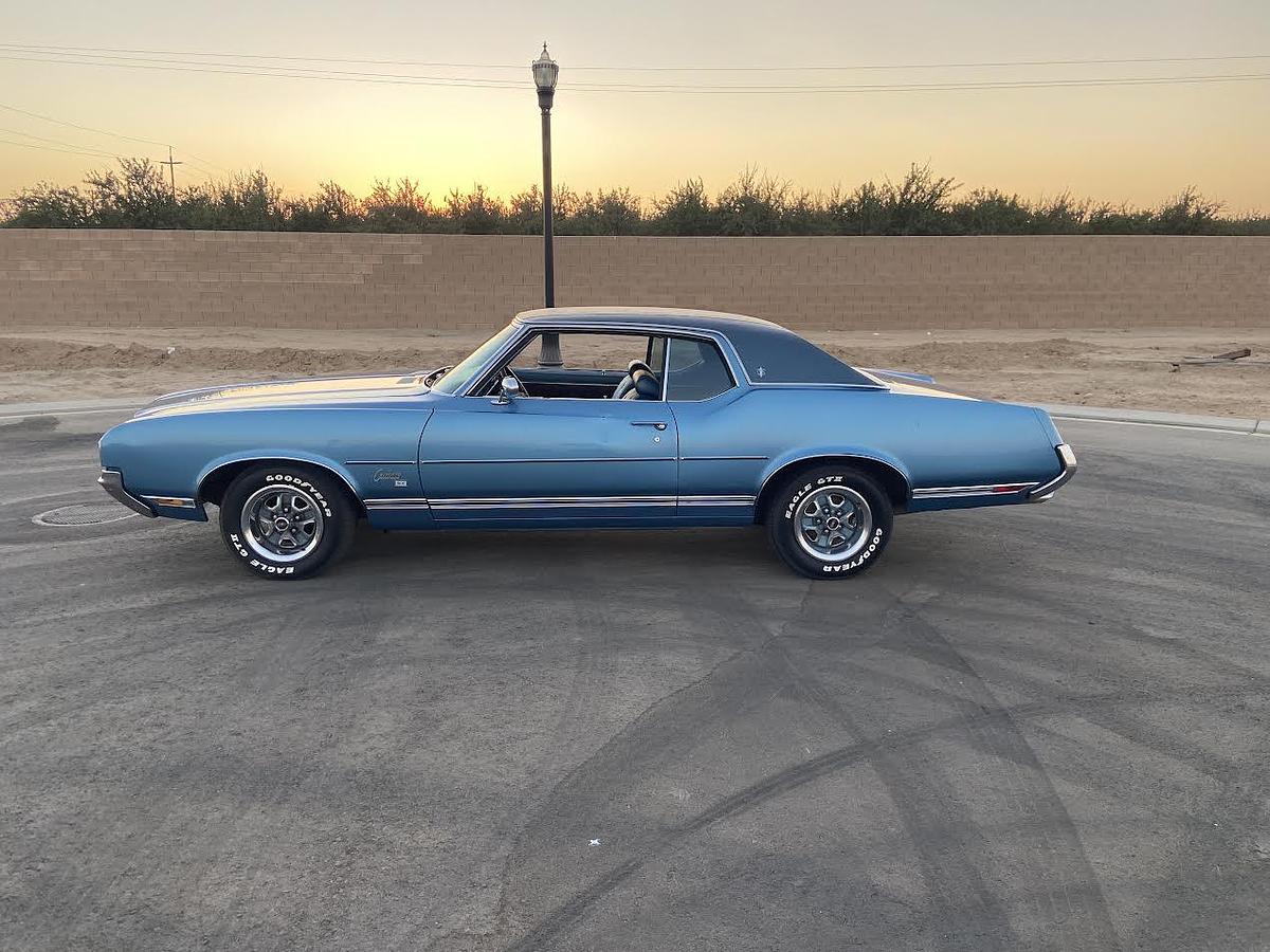 Used 1970 Oldsmobile Cutlass Supreme Holiday Coupe
