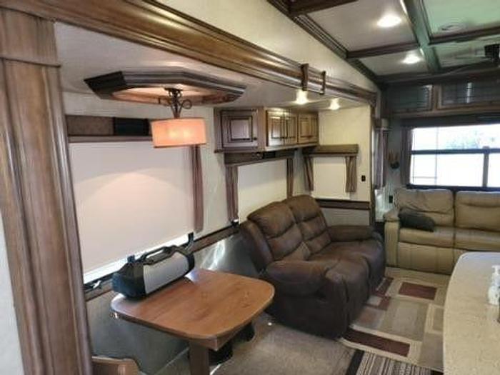 Used 2015 Heartland Bighorn 3875FB