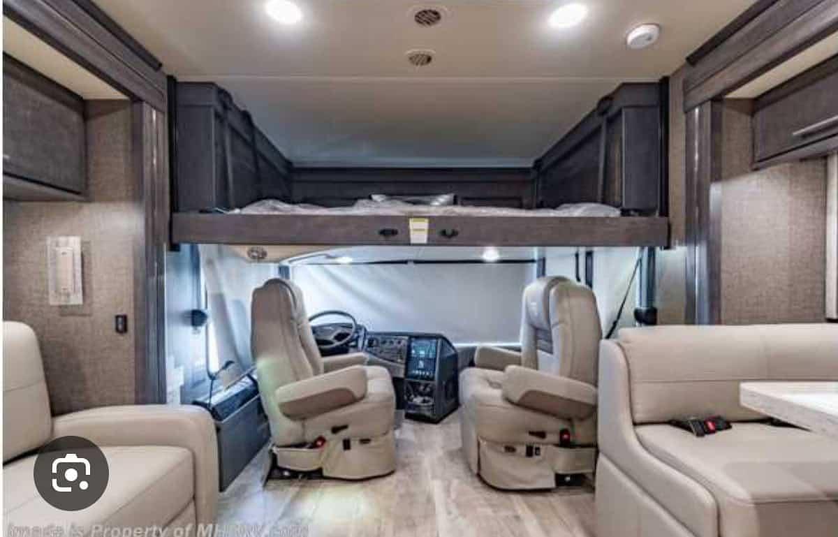 Used 2022 Thor Motorcoach Venetian F42