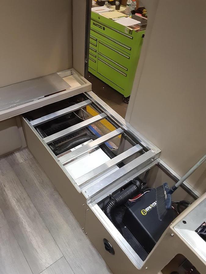 Used 2000 Kenworth W900 Conventional Sleeper Semi