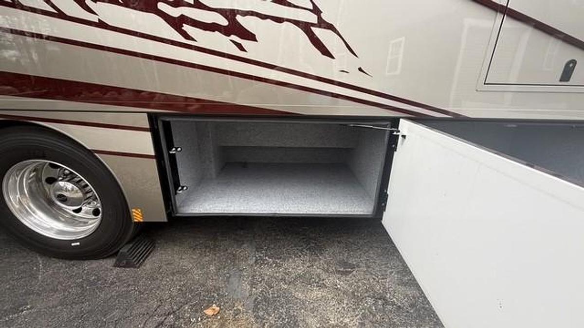 Used 2025 Renegade Valencia 38RW