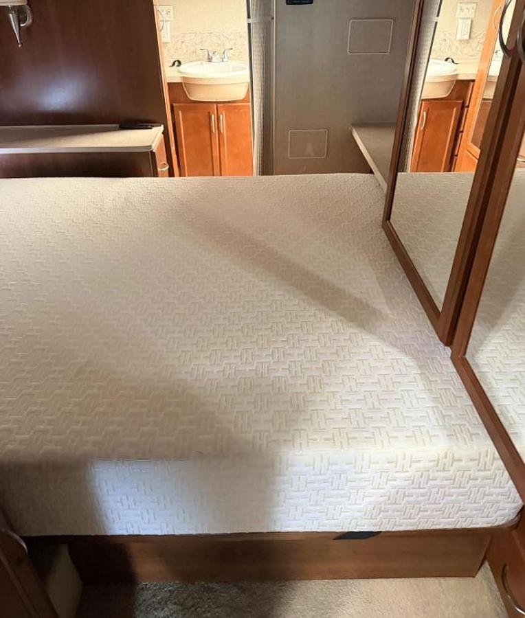 Used 2007 Fleetwood Bounder 35E