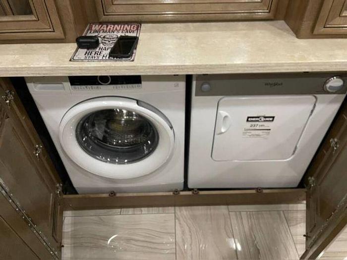 Used 2020 Fleetwood Discovery LXE 44B