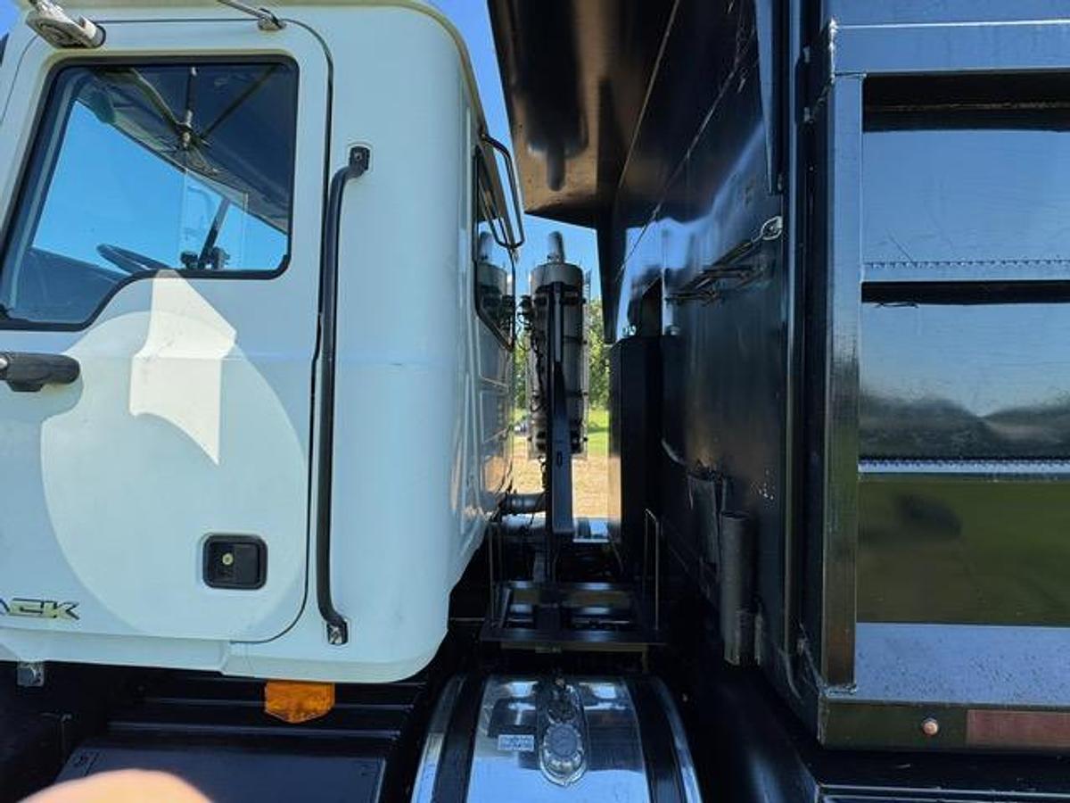 Used 2009 Mack
