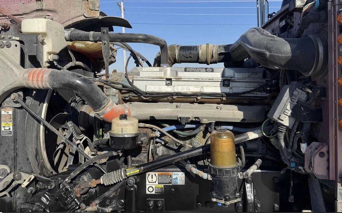 Used 2013 Peterbilt 389 Sleeper Semi Truck