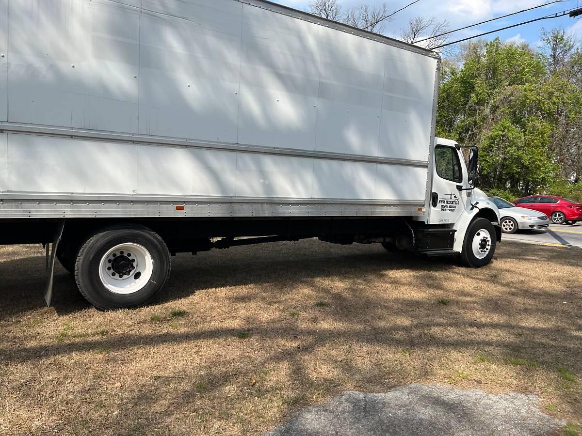 Used 2020 Freightliner M2 106 26ft Box Truck W/ Liftgate