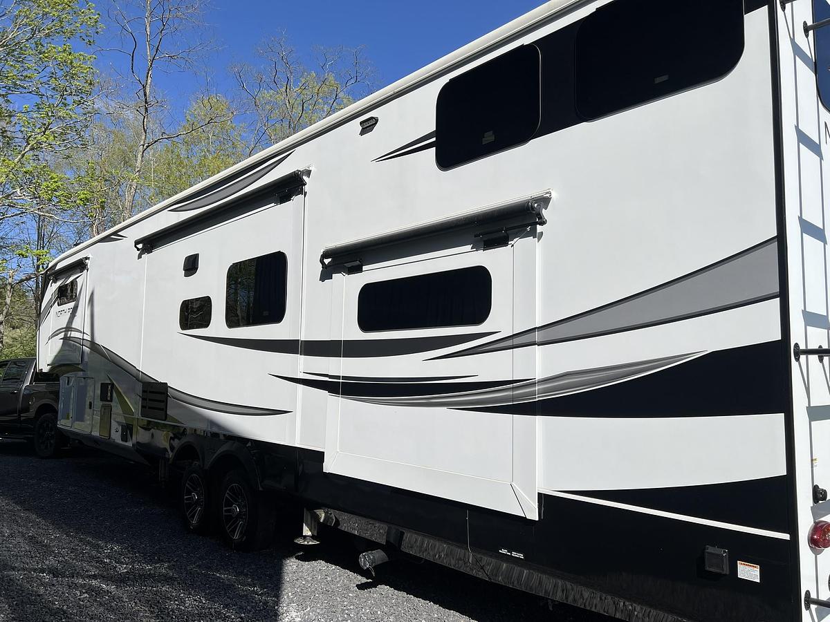 Used 2023 Jayco North Point 390CKDS Fifth Wheel