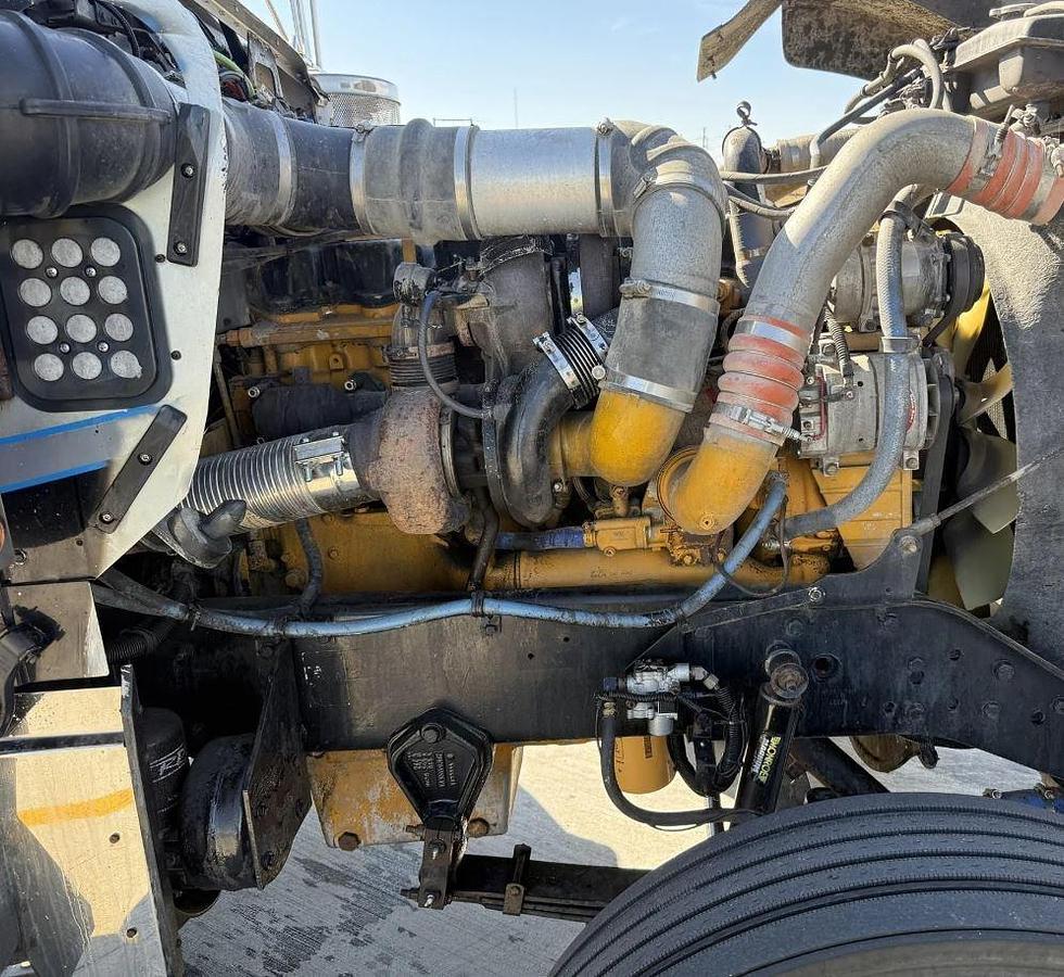 Used 2005 Kenworth W900L Sleeper Semi Truck