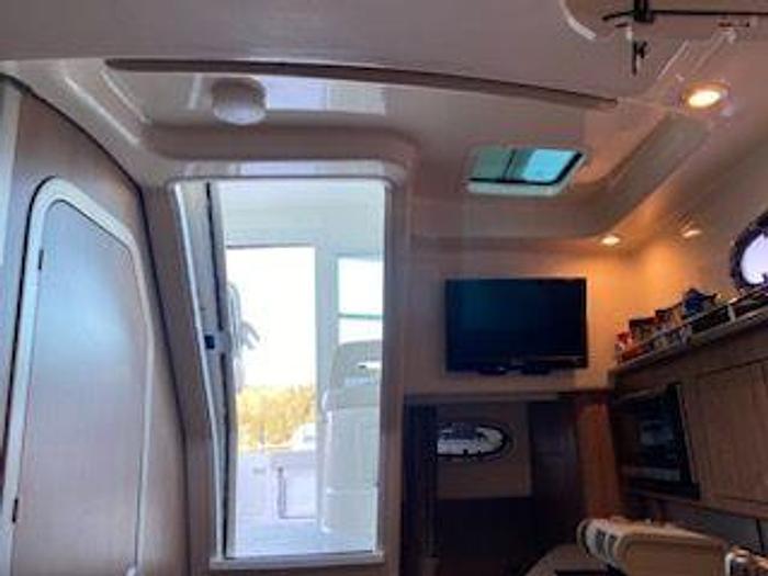 Used 2020 Boston Whaler 315 Conquest Pilot House